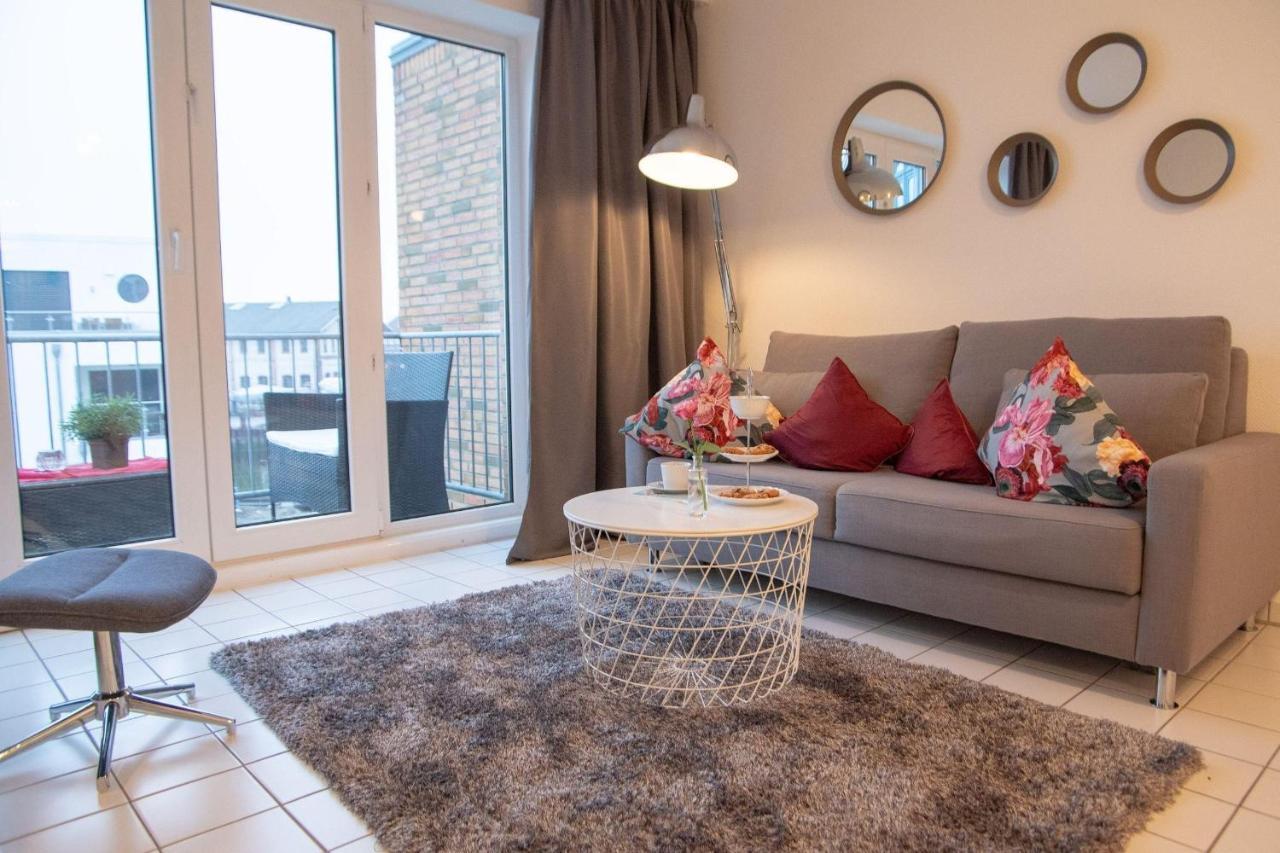 Marina-view Apartment *